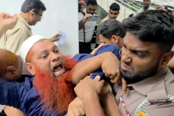 রায়ের পর এএসআই আমির হোসেন ‘জয় বাংলা’ স্লোগান দেন ও নিজেকে নির্দোষ দাবি করেন।
