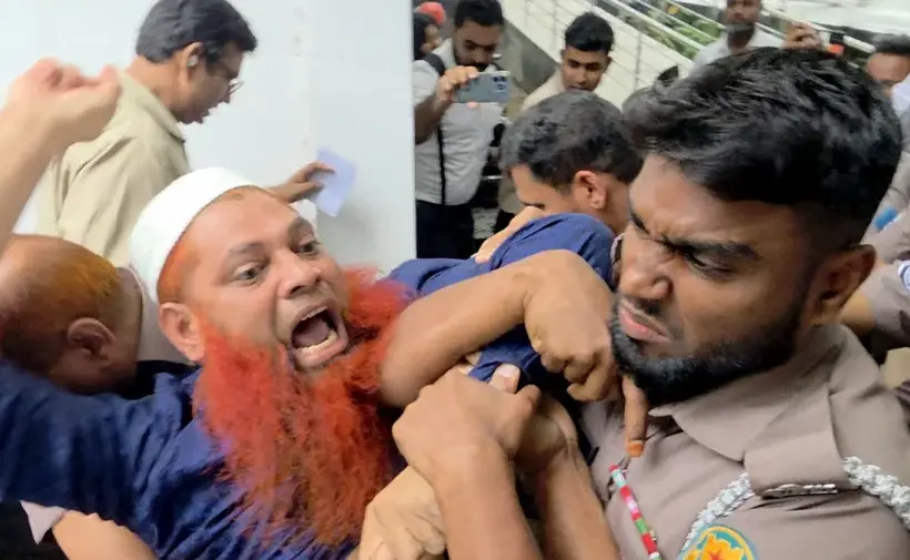 রায়ের পর এএসআই আমির হোসেন ‘জয় বাংলা’ স্লোগান দেন ও নিজেকে নির্দোষ দাবি করেন।