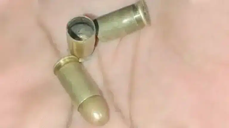 ঘটনাস্থল থেকে উদ্ধার হওয়া গুলির খোসা ও গুলি।