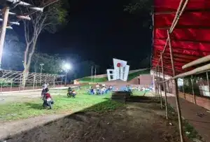 সিলেট কেন্দ্রীয় শহীদ মিনার প্রাঙ্গণে বইমেলা আয়োজনের প্রস্তুতি।